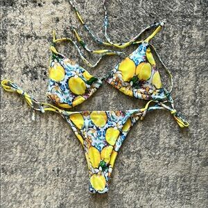 NWOT ✨Lemon Print Bikini Set